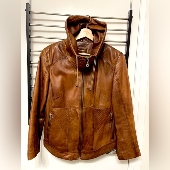 Danier Brown Leather Jacket with green printed lining in Medieum - Picture 1 of 6